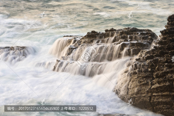 日落美麗的懸崖
