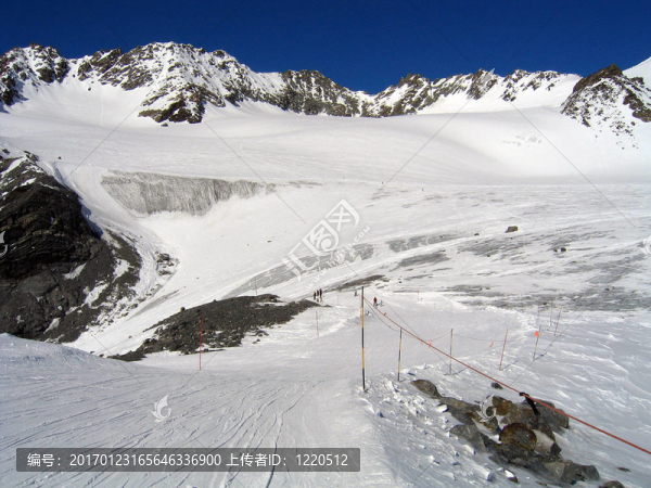skirun附近的冰川雪崩-匯圖網(wǎng) www.fosd68.com skirun附近的冰川雪崩