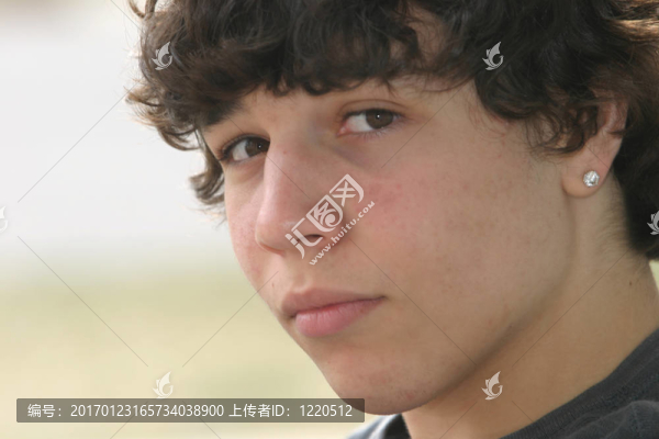 自信的Teenage,Boy