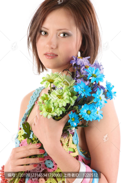 年輕的女孩camomiles。