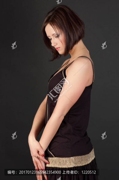 美麗悲傷的女人。