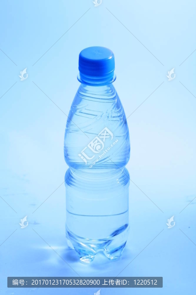瓶里的藍(lán)水