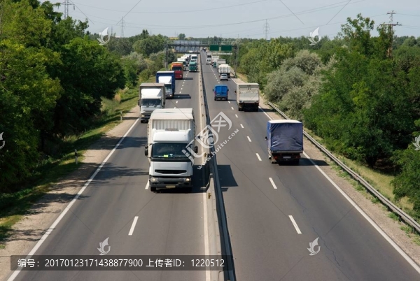 substr（公路；0；200）