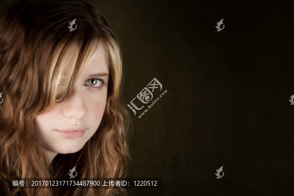 年輕漂亮的女孩特寫(xiě)