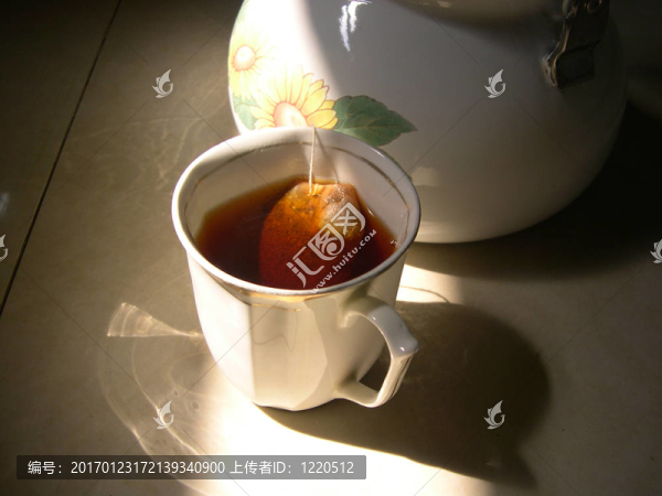 水壺1杯