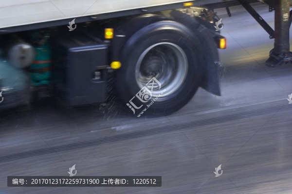 潮濕的路