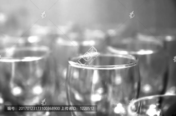 玻璃杯