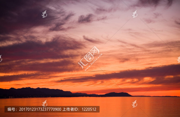 胡安·德富卡海峽的日落