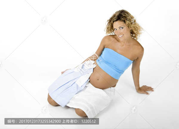 懷孕的女人-匯圖網(wǎng) www.fosd68.com 懷孕的女人