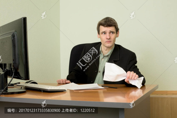 工作場(chǎng)所主任與粉碎文件