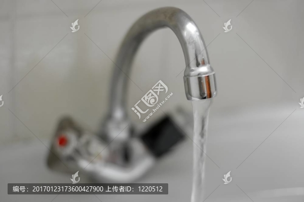 水