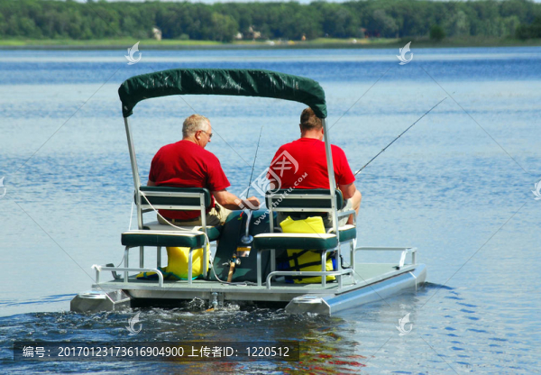 妙趣釣魚(yú)三人行-匯圖網(wǎng) www.fosd68.com 妙趣釣魚(yú)三人行