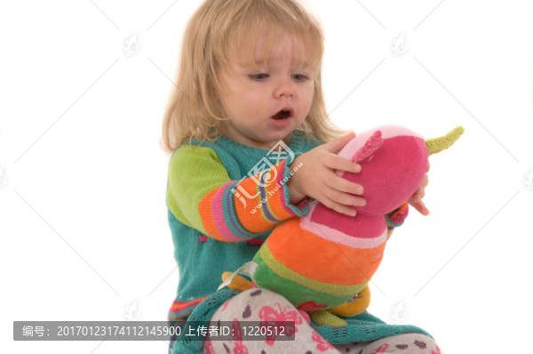 一個有貓的女孩