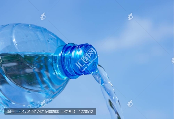 水