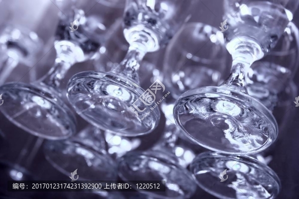 玻璃杯