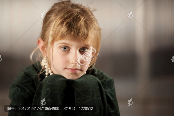 可愛(ài)的小女孩大眼睛