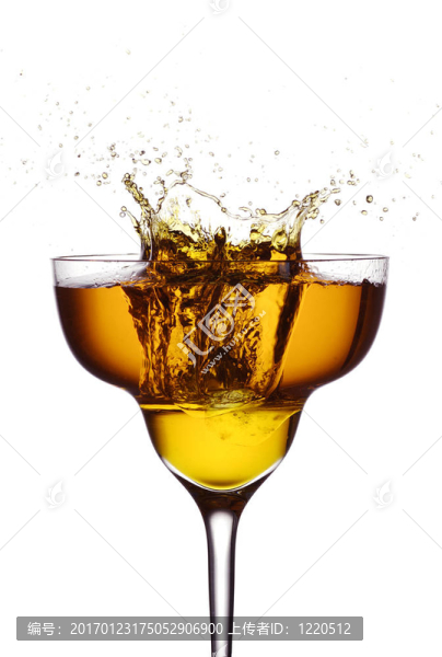 雞尾酒冰飛濺