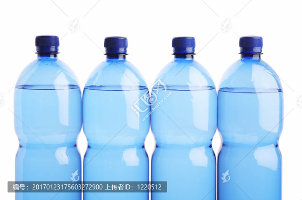 四塑料botles