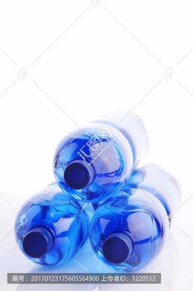 礦泉水瓶子