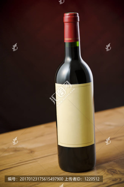 一瓶紅葡萄酒