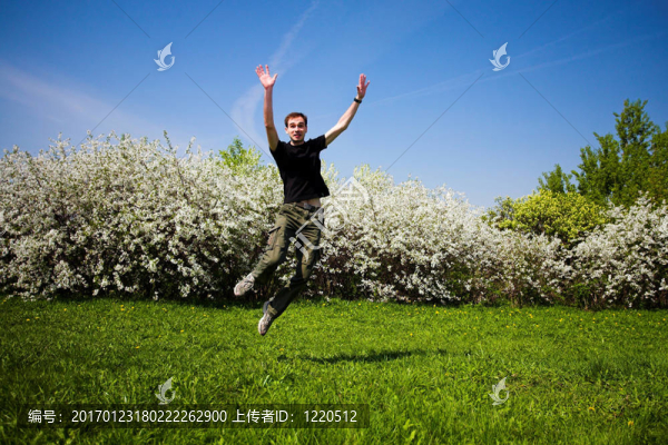 主動跳的人