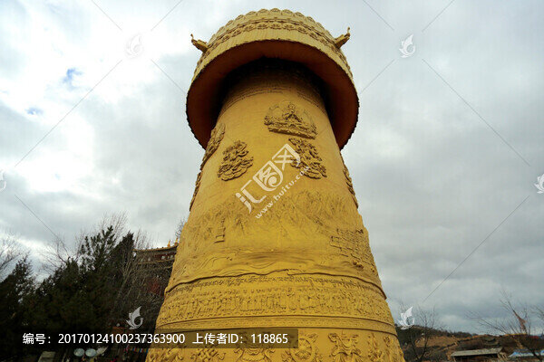 龜山寺,龜山大佛寺,轉(zhuǎn)經(jīng)筒