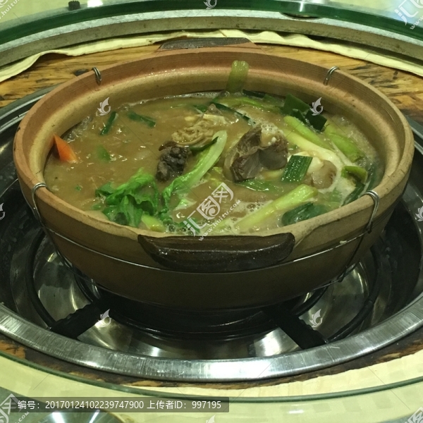 牛腩煲
