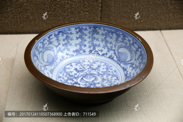 醬釉青花盆,清-匯圖網(wǎng) www.fosd68.com 醬釉青花盆,清