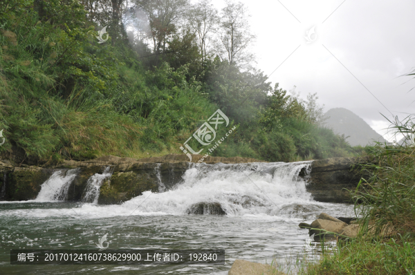 小河
