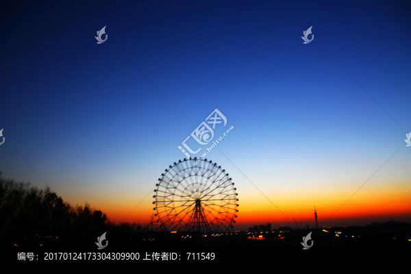 摩天輪,夕陽(yáng)余暉,天際線