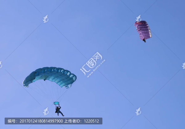 兩個降落傘