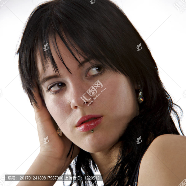 傷心的女孩-匯圖網(wǎng) www.fosd68.com 傷心的女孩