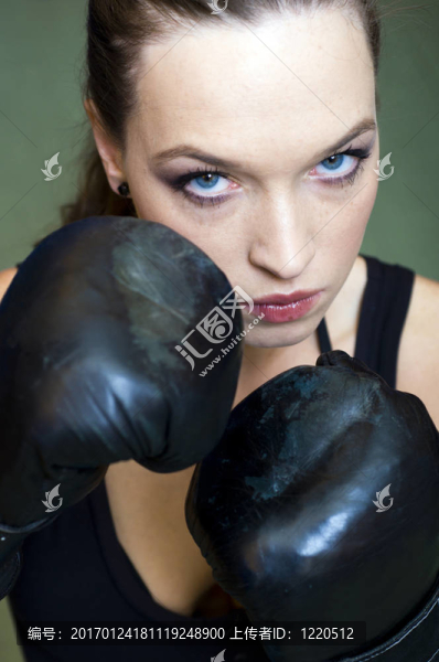 拳擊的女人