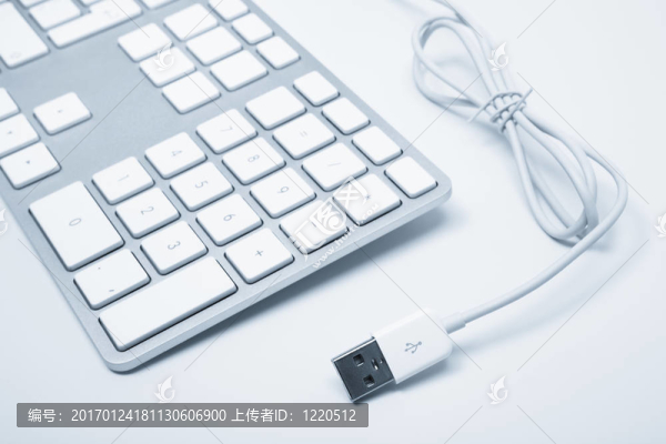 現(xiàn)代和時(shí)尚的鍵盤