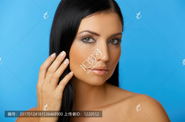 黑發(fā)美人