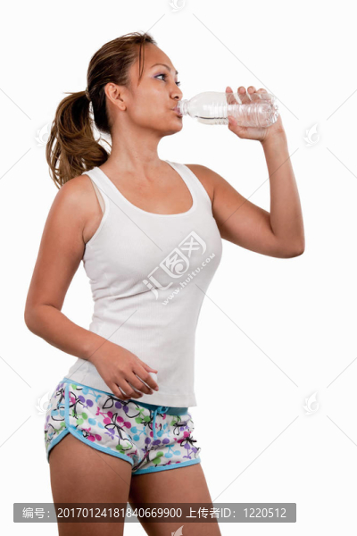 女子的飲用水