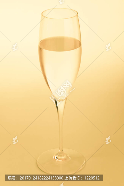 金色的香檳杯