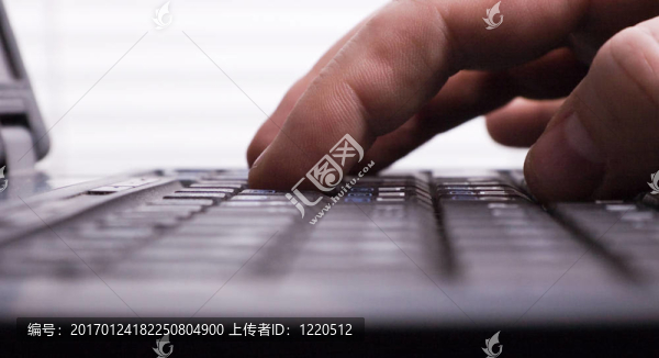 筆記本電腦打字