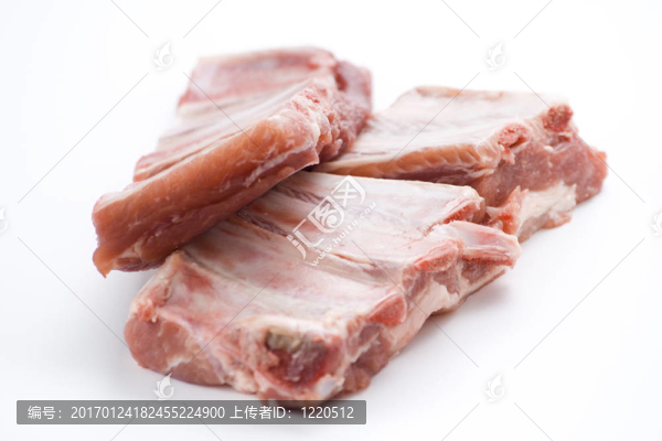 美國的新鮮排骨燒烤sausace孤立牛至