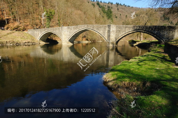 橋和布永河景觀