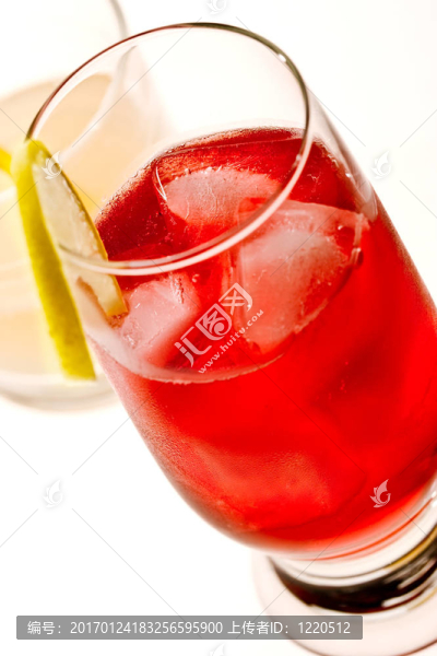 紅色的雞尾酒