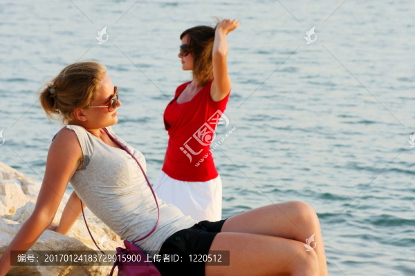 女人-匯圖網(wǎng) www.fosd68.com 女人