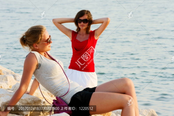 女人-匯圖網(wǎng) www.fosd68.com 女人