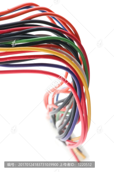 白色接近的彩色電纜