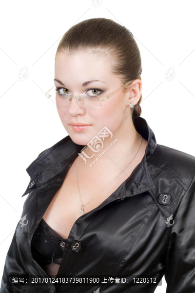 穿著黑色外套的年輕漂亮女人-匯圖網(wǎng) www.fosd68.com 穿著黑色外套的年輕漂亮女人