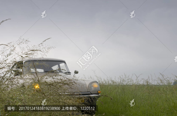 La,Deesse一個(gè)下雨天