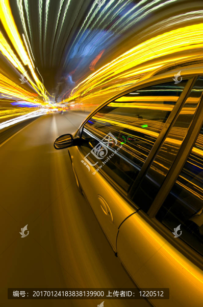 夜間駕駛-匯圖網(wǎng) www.fosd68.com 夜間駕駛