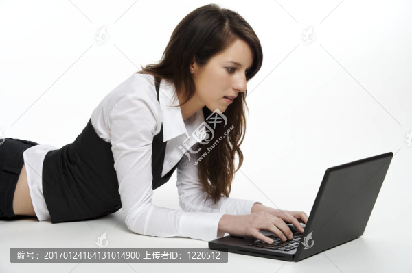 女孩在工作-匯圖網(wǎng) www.fosd68.com 女孩在工作