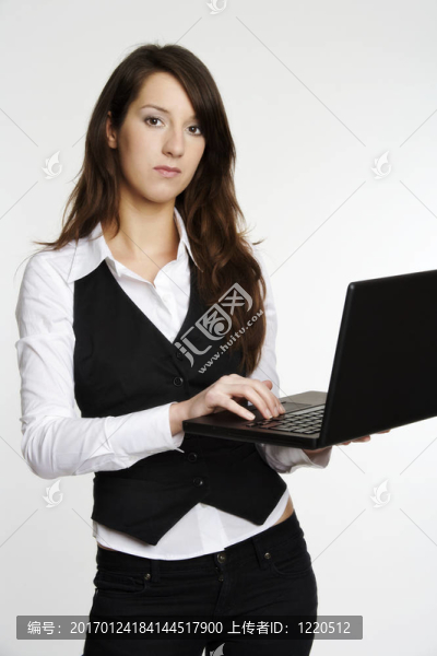 年輕漂亮的女人