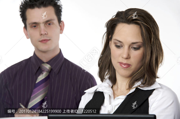 工作中的男人和女人